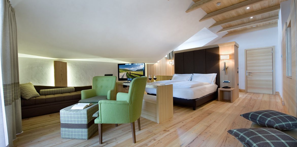 Hotel Larice - Via Botarel 40, Livigno 23041 - Room - Luxury Suite 1