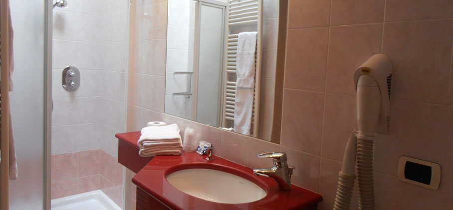 Hotel La Pastorella - Via Plan N.330, Livigno, 23041 - Room - Attic 2