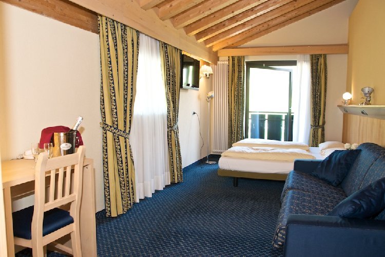 Charme Hotel Alexander - Via Freita N.103, Livigno 23041 - Room - Comfort 5