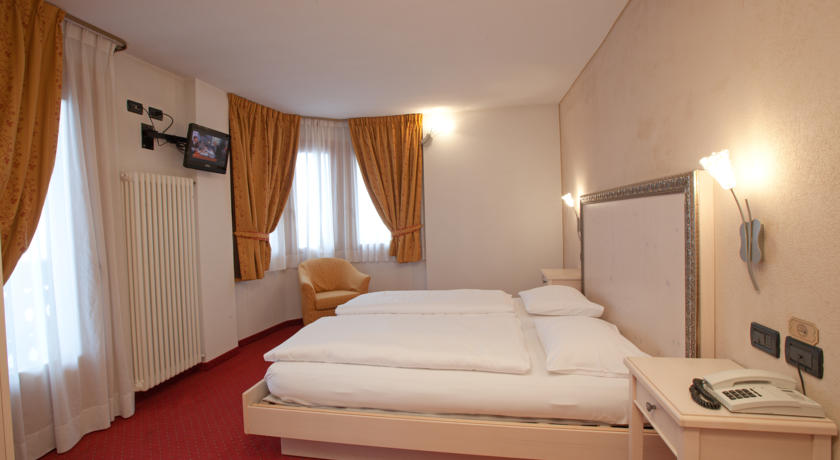 Hotel Piccolo Tibet - Via Rin N.420, Livigno 23041 - Room - Suite 6
