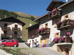 Baita Rin da Borch - Via Saroch N.1436, 1444, 1448a/b, Livigno 23041 1