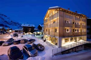 Hotel Larice - Via Botarel 40, Livigno 23041