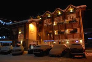 Hotel St.Michael - Via dala Gesa N.678, Livigno 23041 1