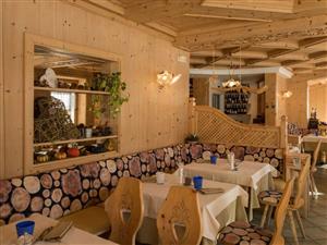 Ristorante Camino - Via Compart, 445, Livigno 9